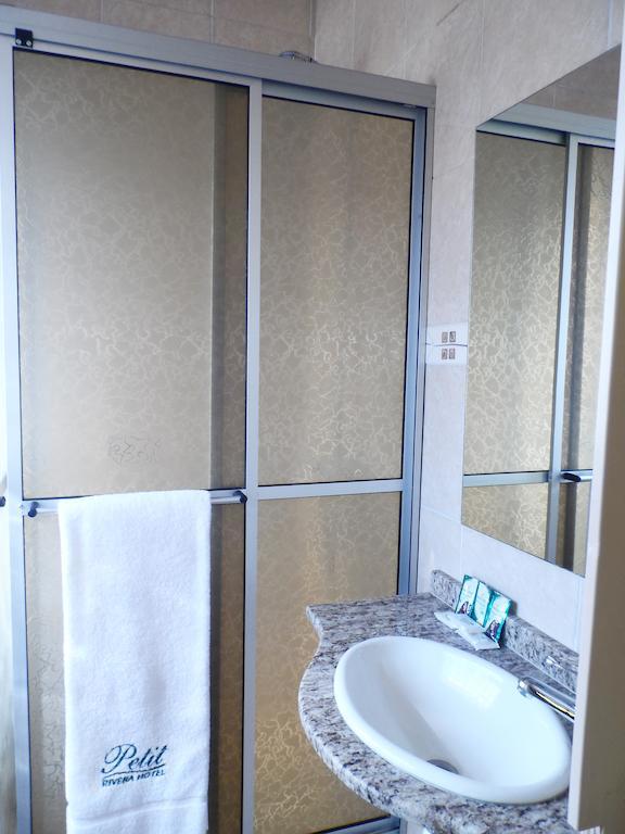 Petit Rivera Hotel الغرفة الصورة